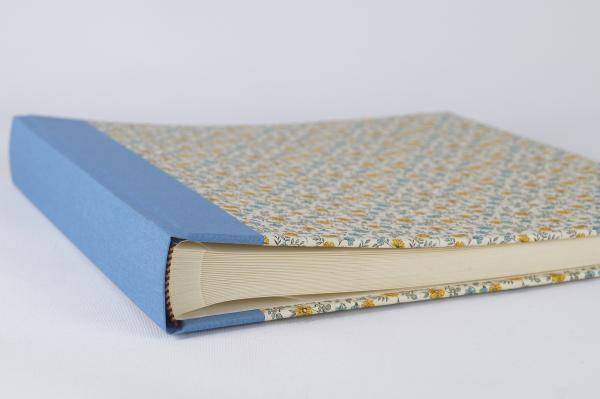 Romantic photo album "Mitzi", light blue photo album
